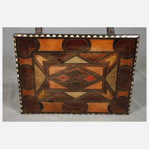 Intarsierter Beistelltisch