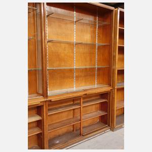 Große Ladeneinrichtung