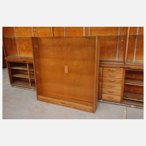 Große Ladeneinrichtung