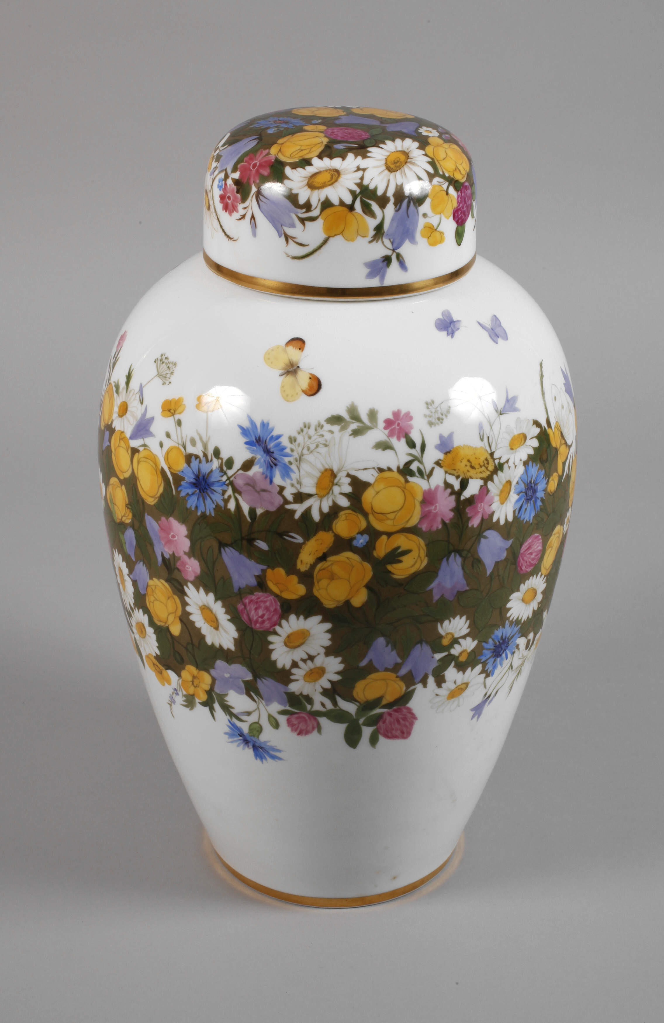 Nymphenburg ”Deckelurne Größe 6 mit Feldblumen”