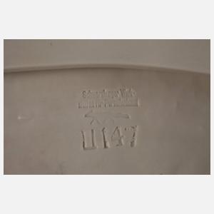 Schwarzburger Werkstätten "Mädchen mit Hase"