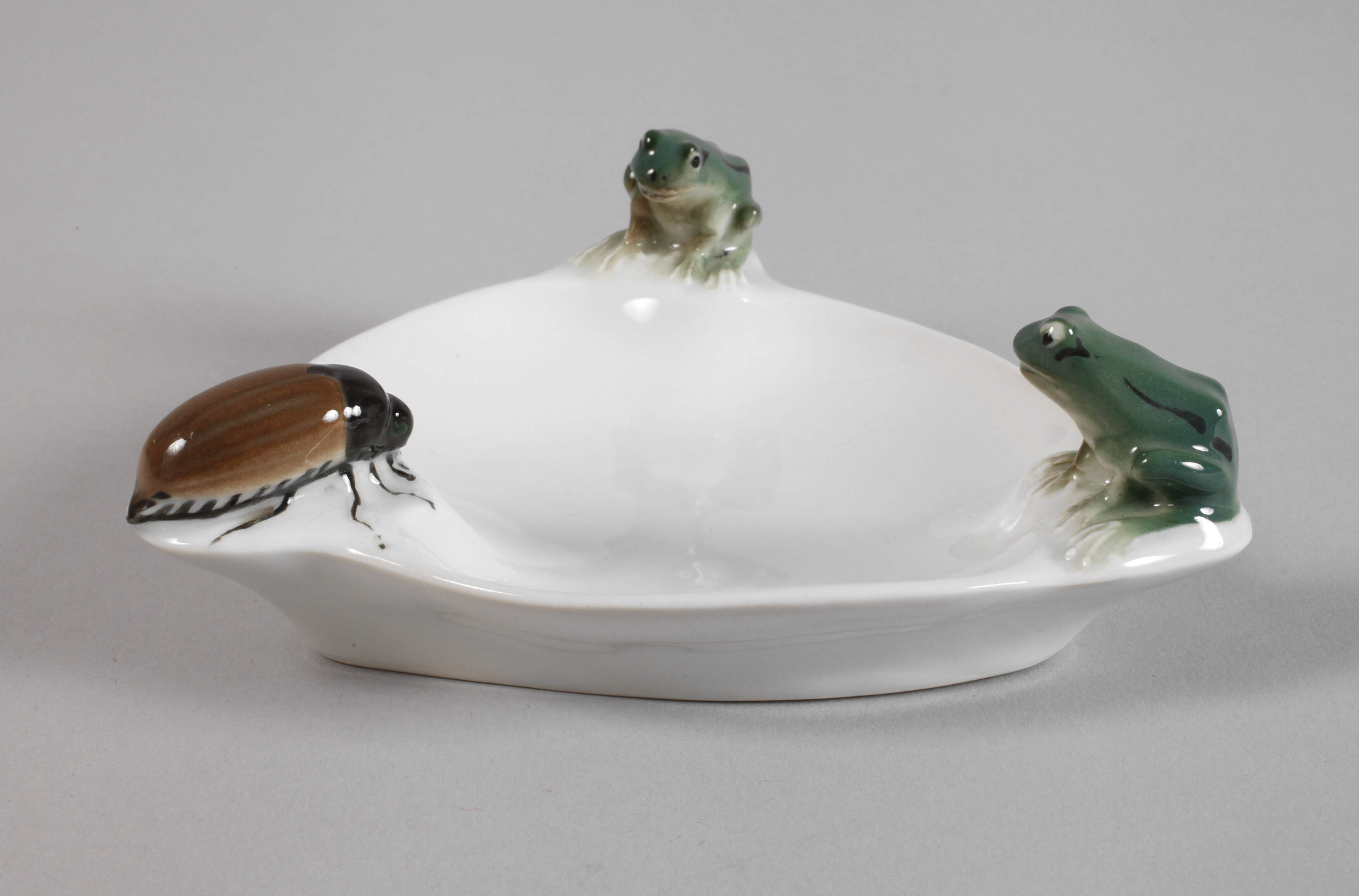 Volkstedt-Rudolstadt Schale mit Fröschen