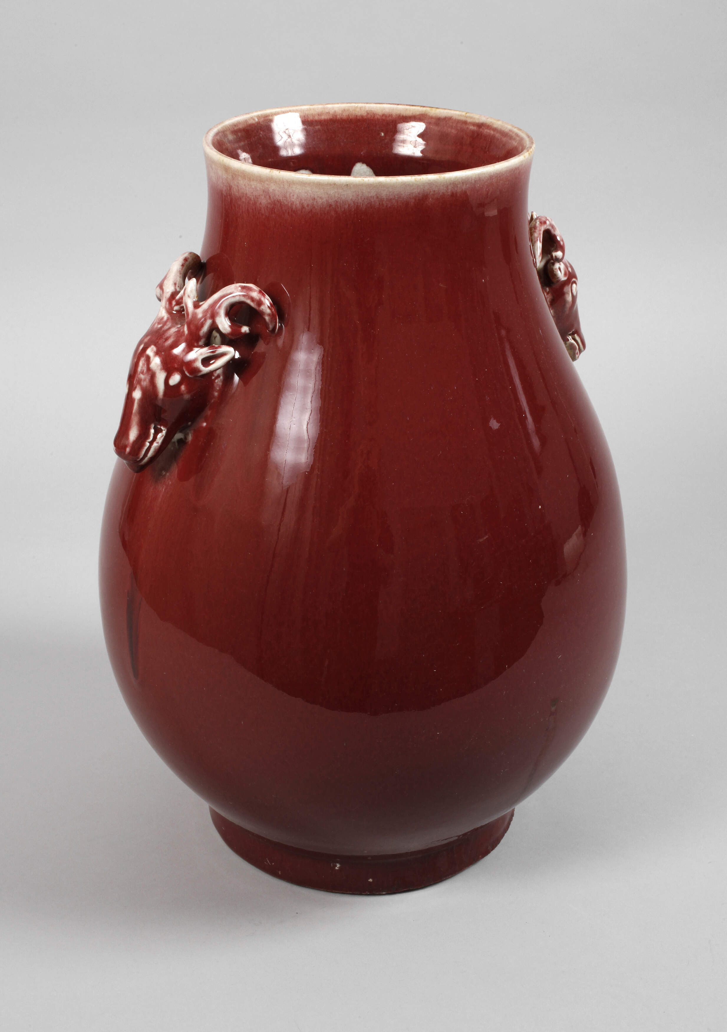 Vase mit  Sang de Boeuf-Glasur