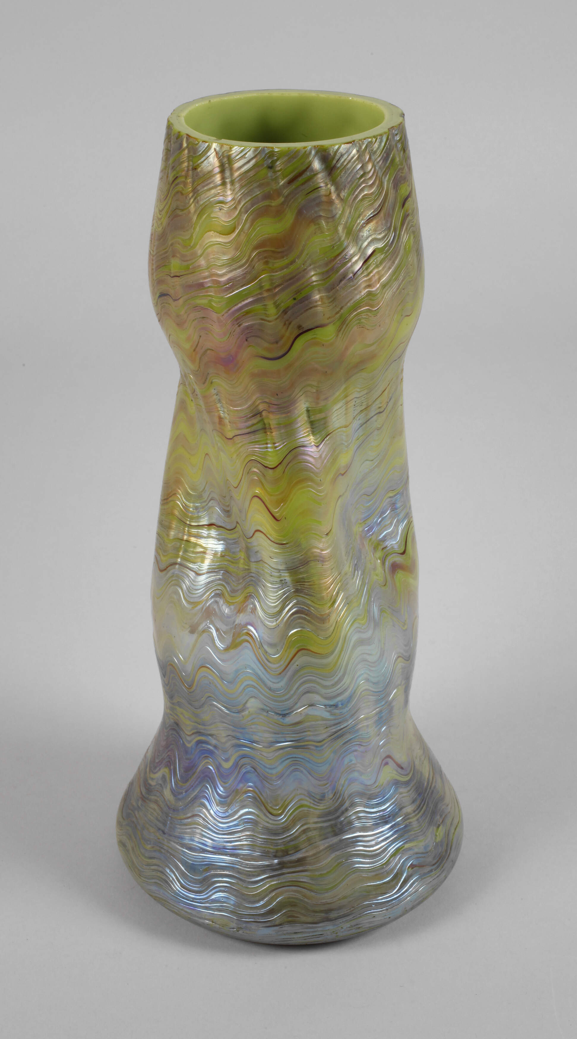 Rindskopf Vase Wellendekor