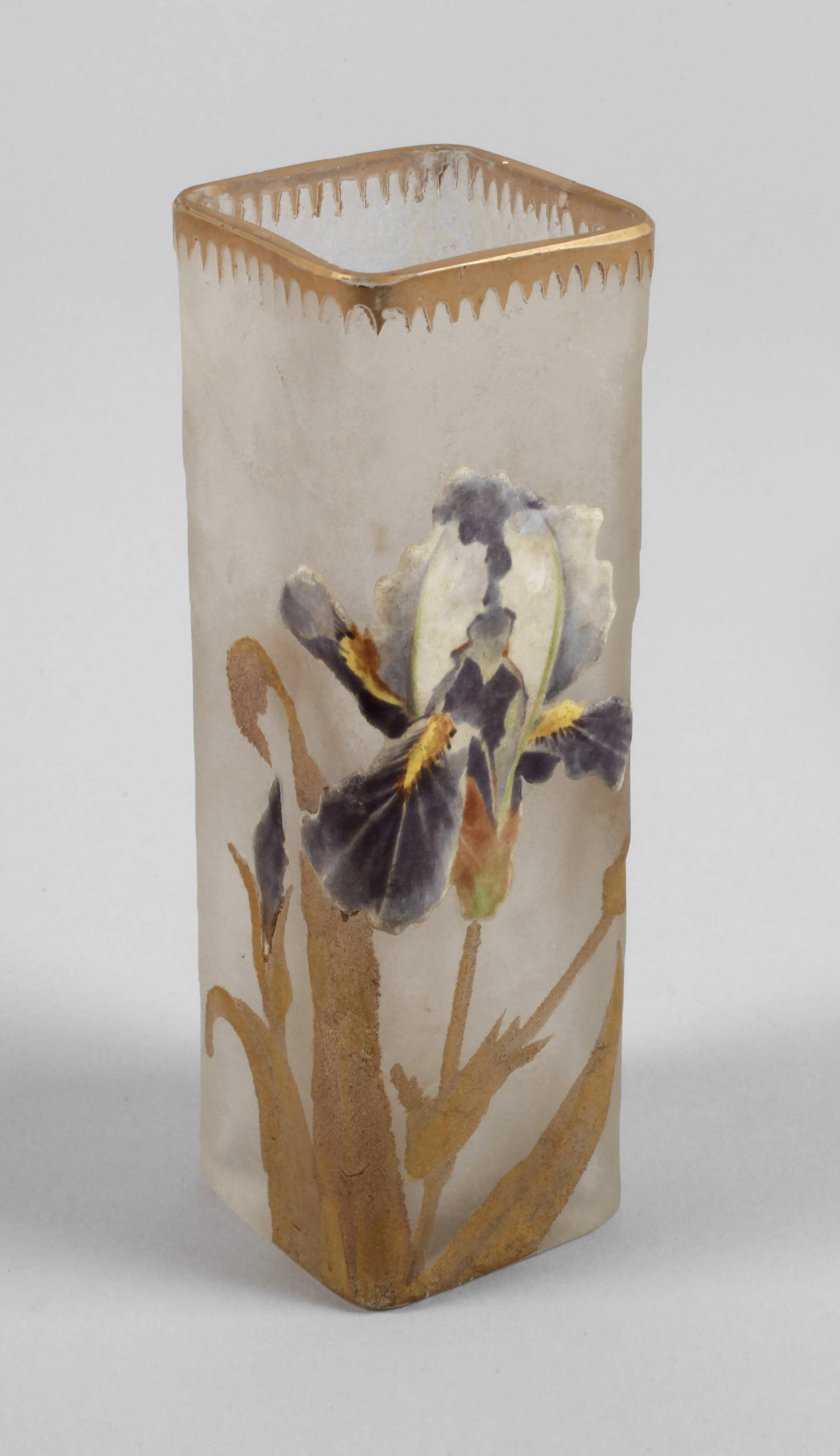 Eisglasvase mit Emaillemalerei