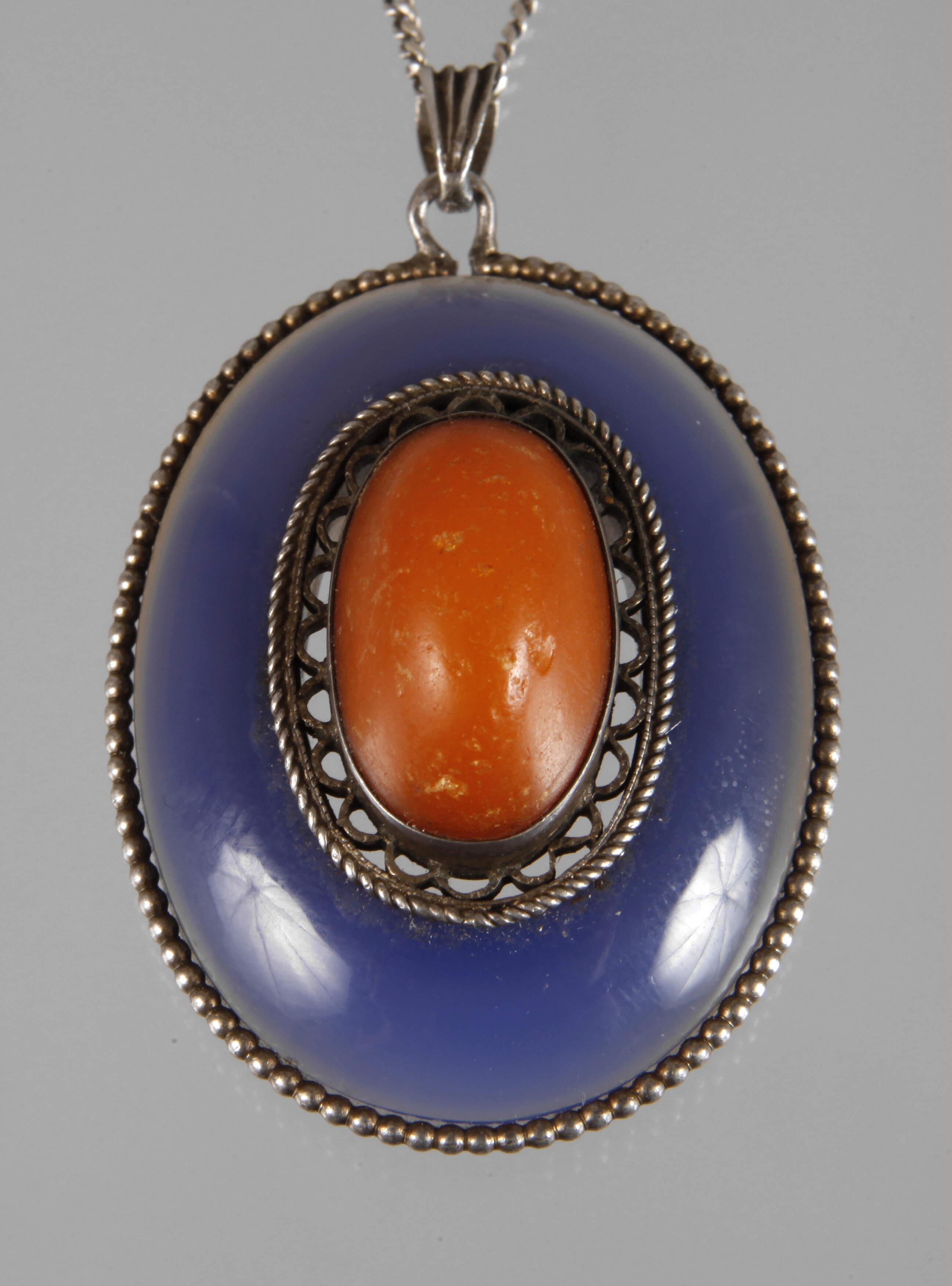 Jugendstilanhänger mit Bernstein