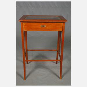 Kleine Tischvitrine Thonet