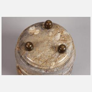 Figürliche Deckeldose