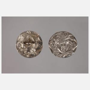 Sieben Silberknöpfe England