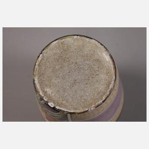 Kleine Vase mit Emaillemalerei