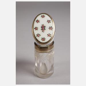 Kleiner Parfumflakon mit Silbermontierung