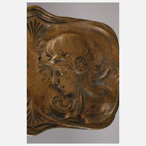 Maurice Vallette, Bronzeschale mit Mädchenportraits