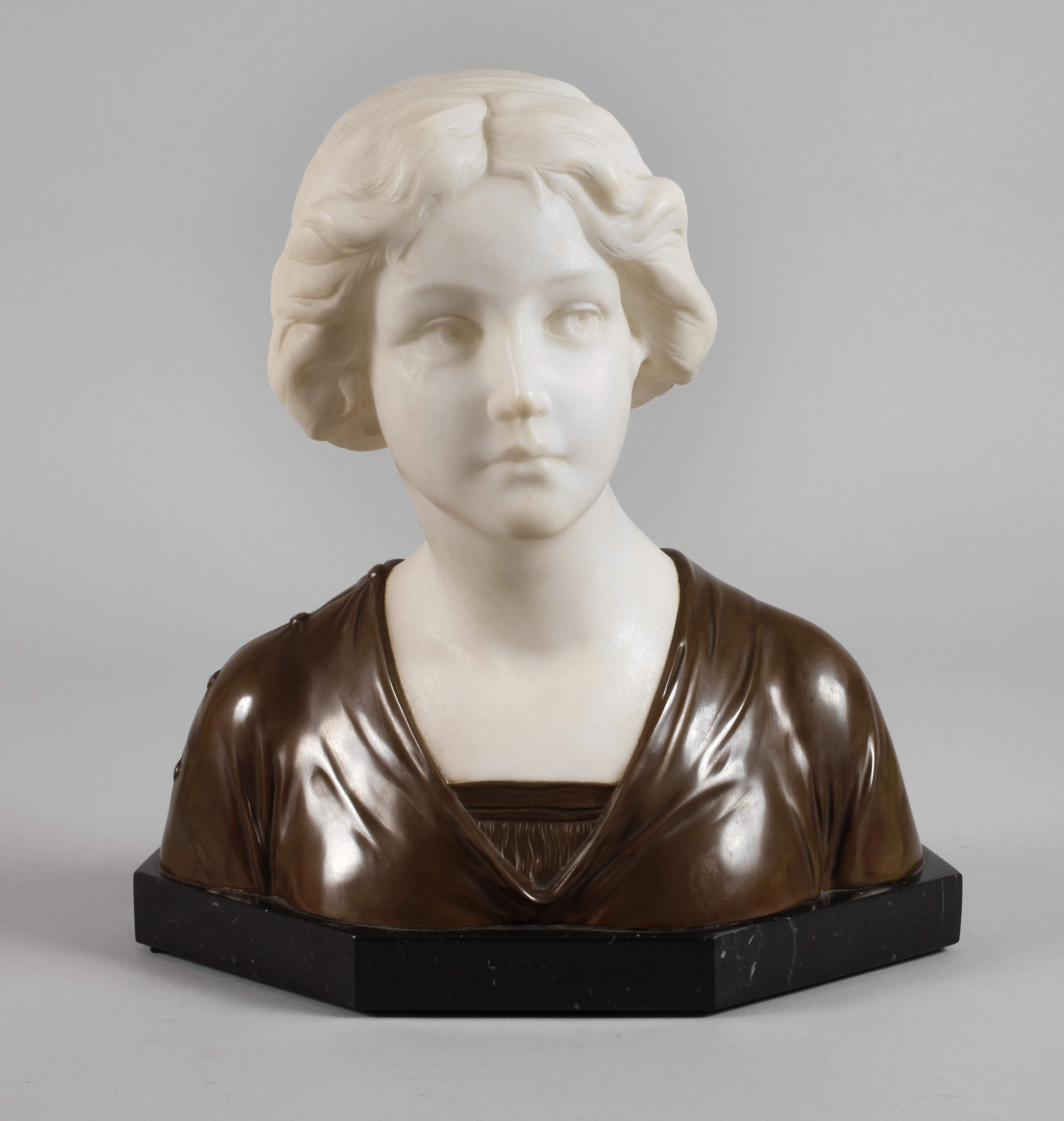 Suteur, Chryselephantin Frauenbüste