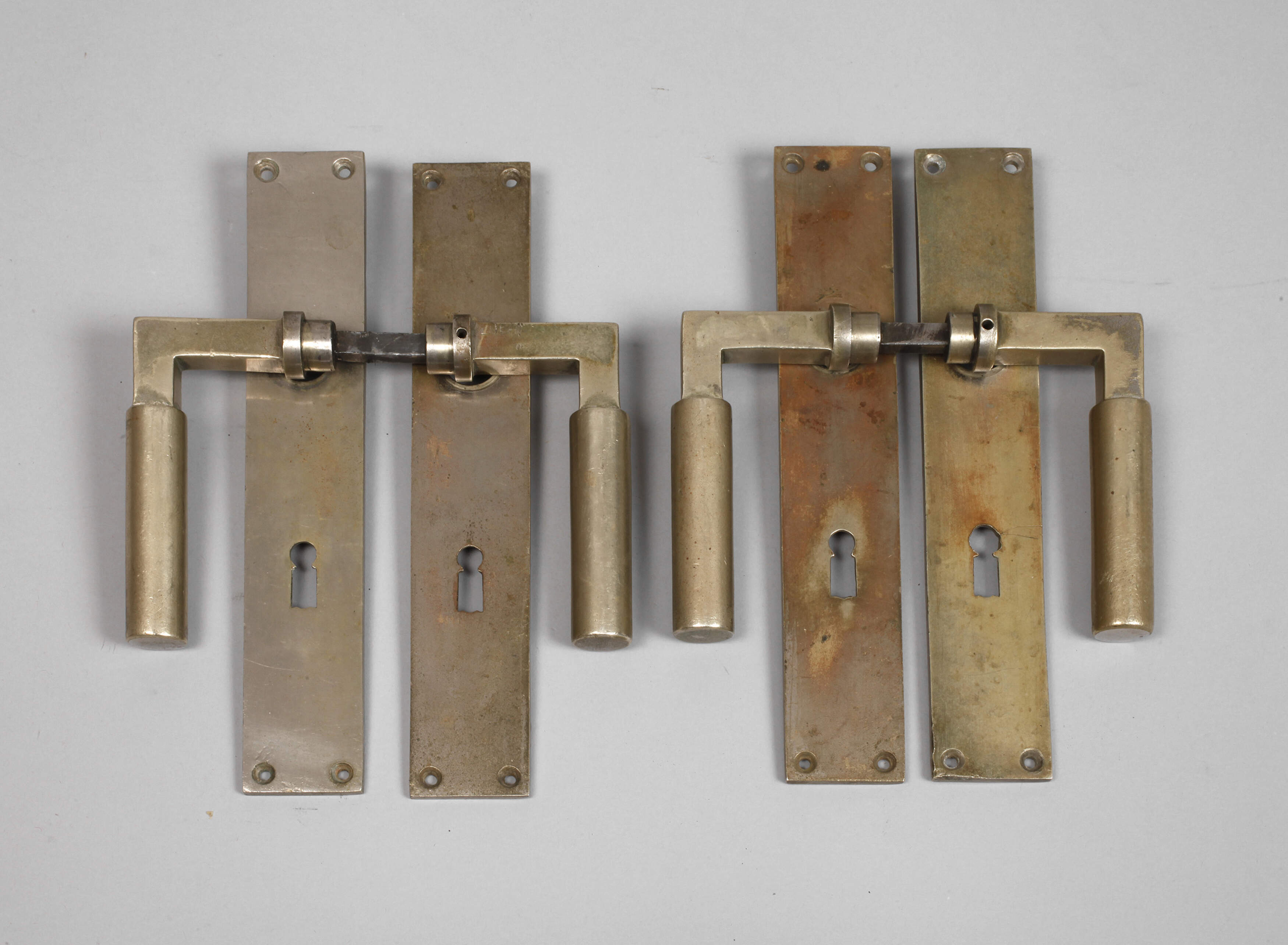 Zwei Drückergarnituren Walter Gropius