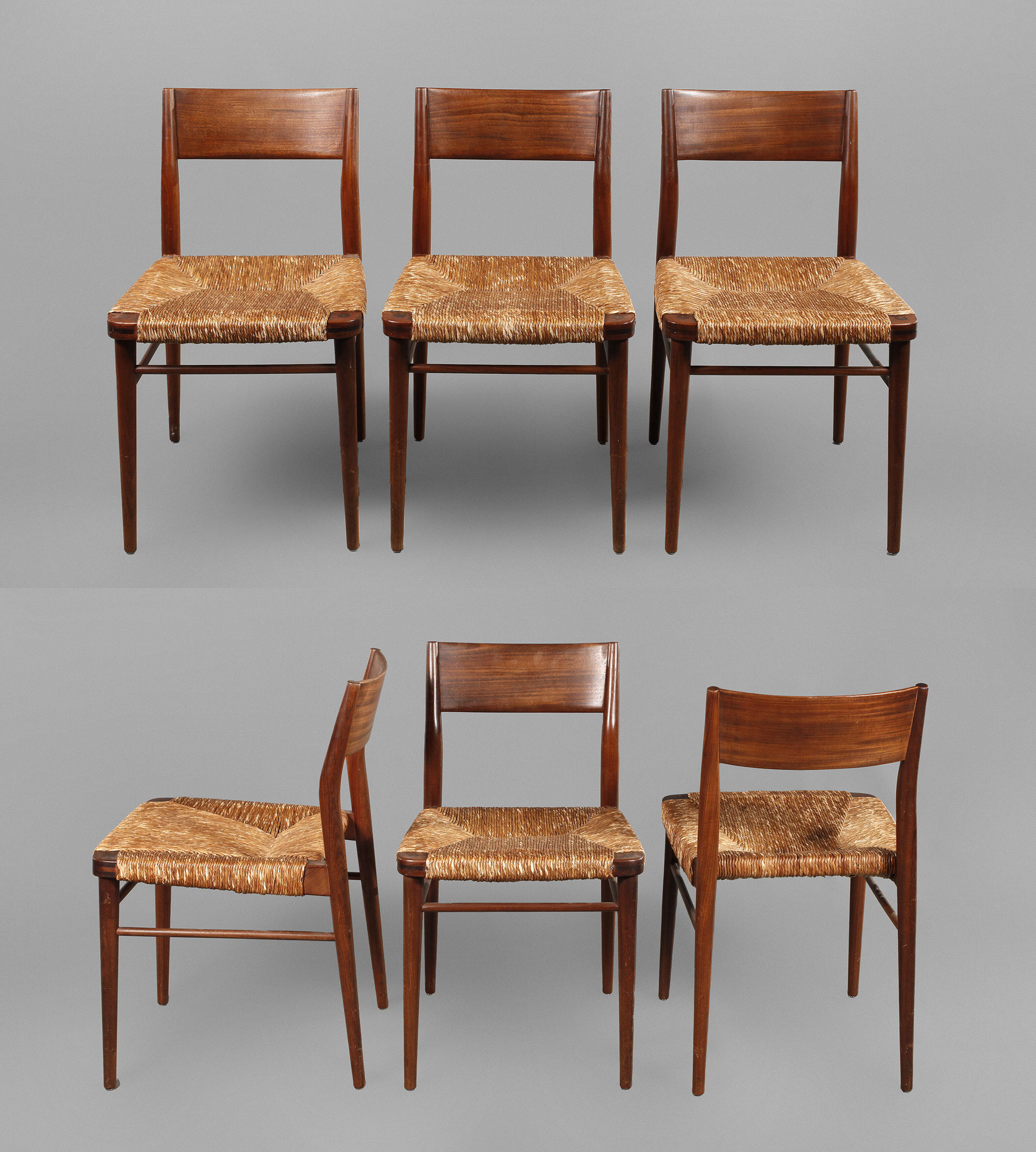 Sechs Stühle