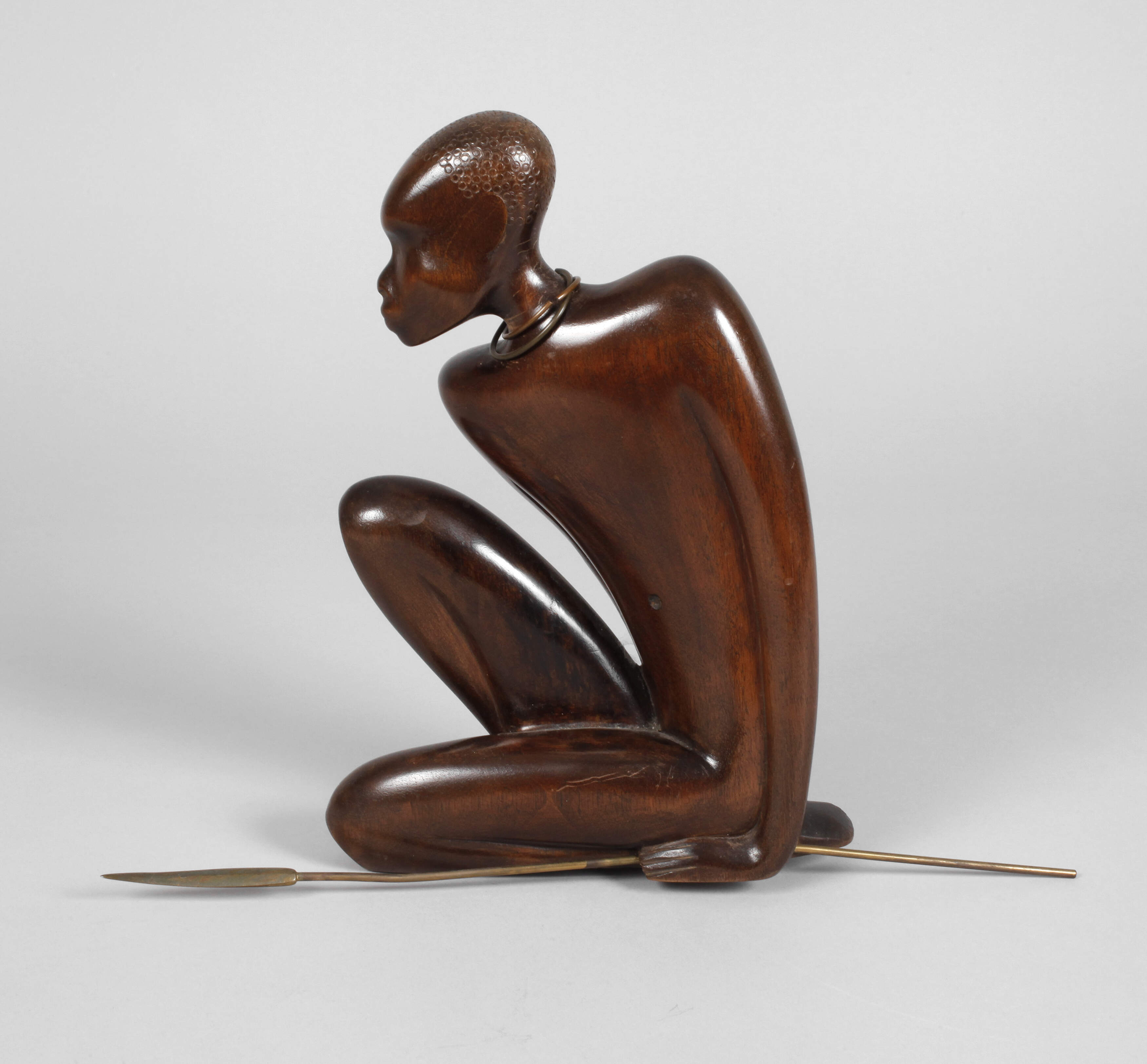 Hagenauer Wien knieender Afrikaner mit Speer