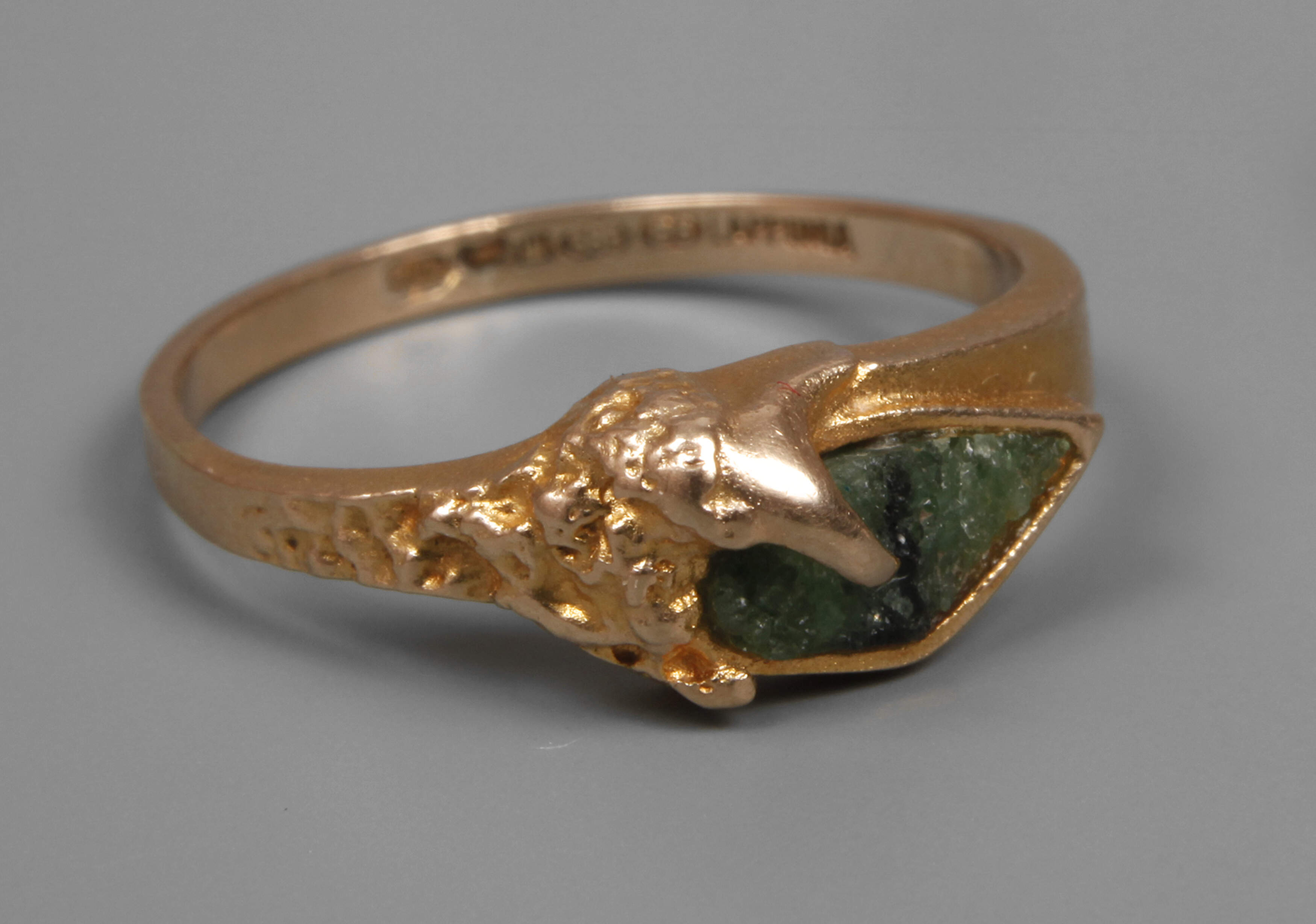 Lapponia Damenring mit Smaragd