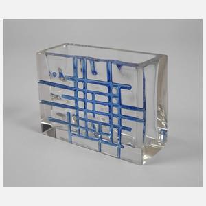 Designvase mit Gitterdekor