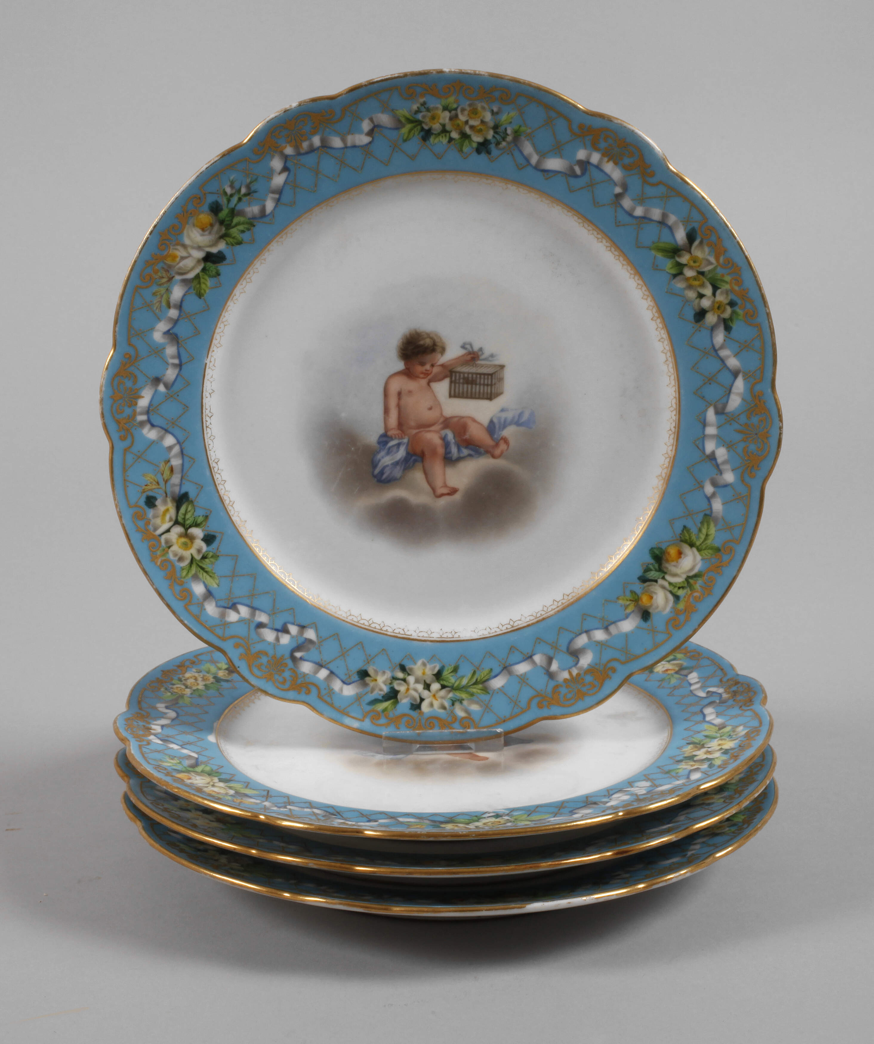 Russland vier Prunkteller Puttenmotiv