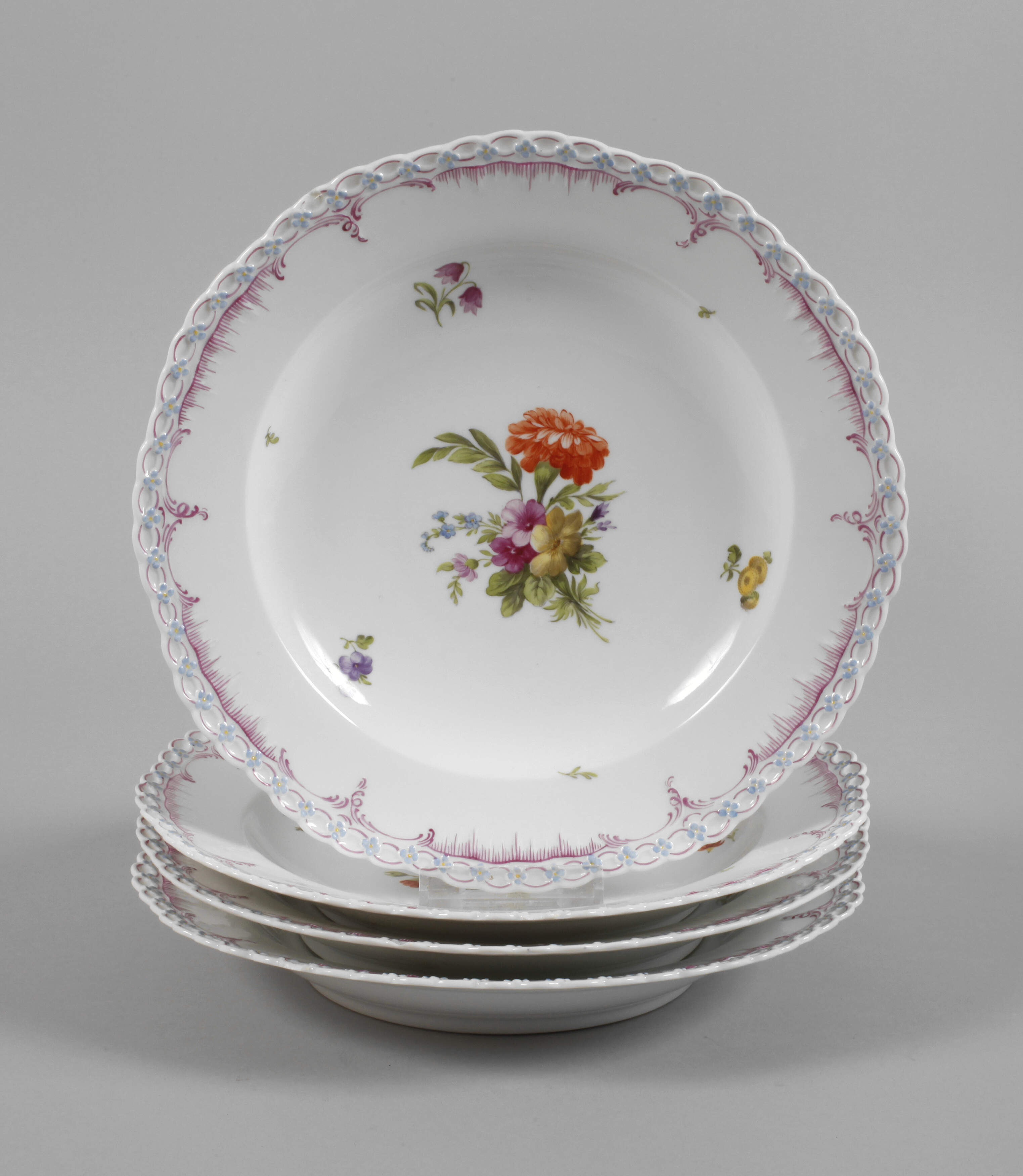 KPM Berlin vier Speiseteller "Königsglatt"