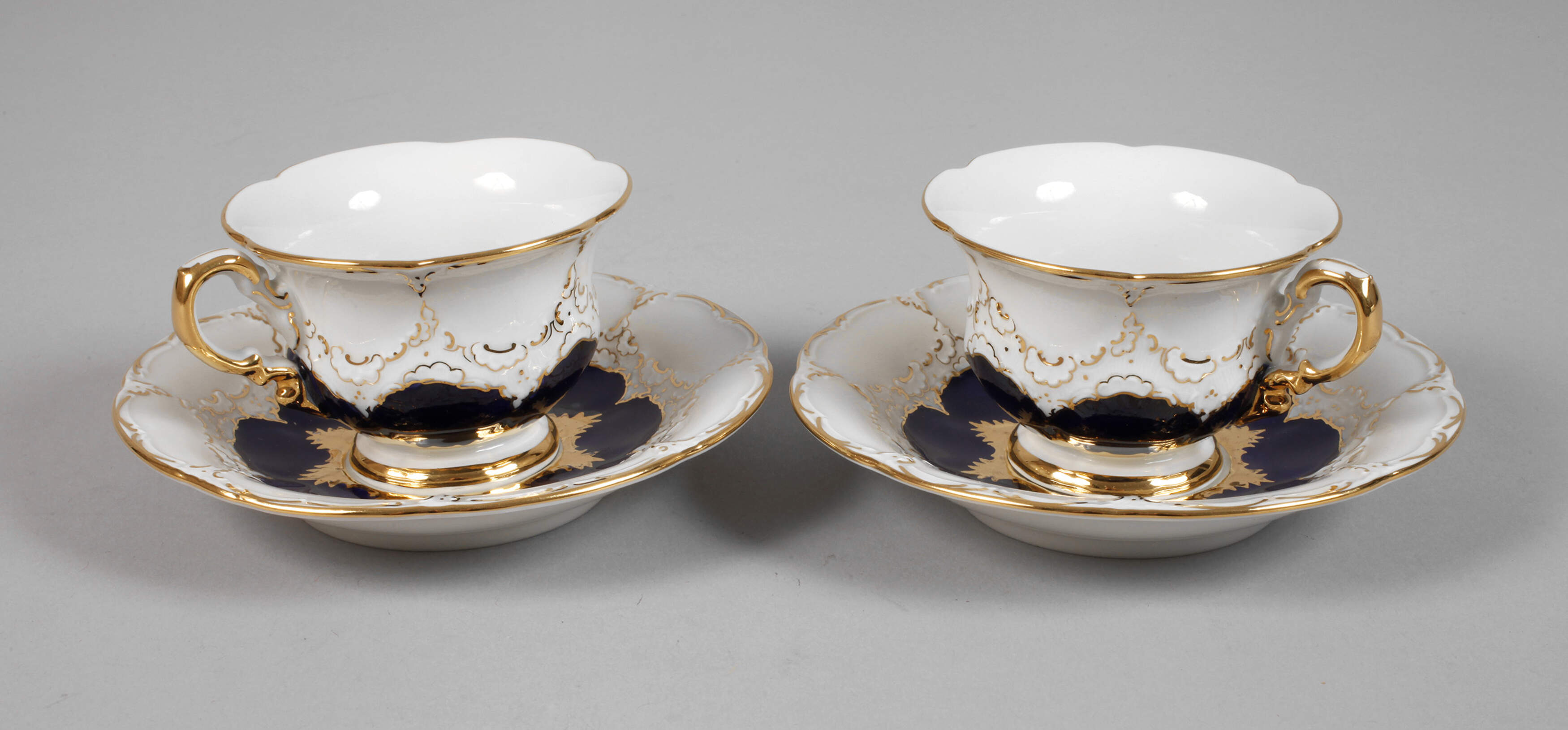 Meissen Paar Mokkatassen mit Untertassen "B-Form"