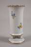 Meissen Füßchenvase "Blumenbukett"