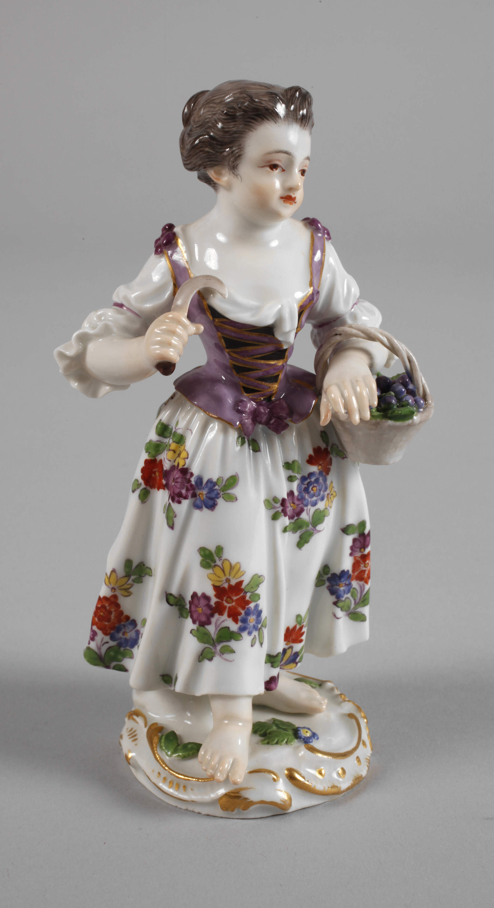 Meissen "Gärtnerkind mit Weinkorb"