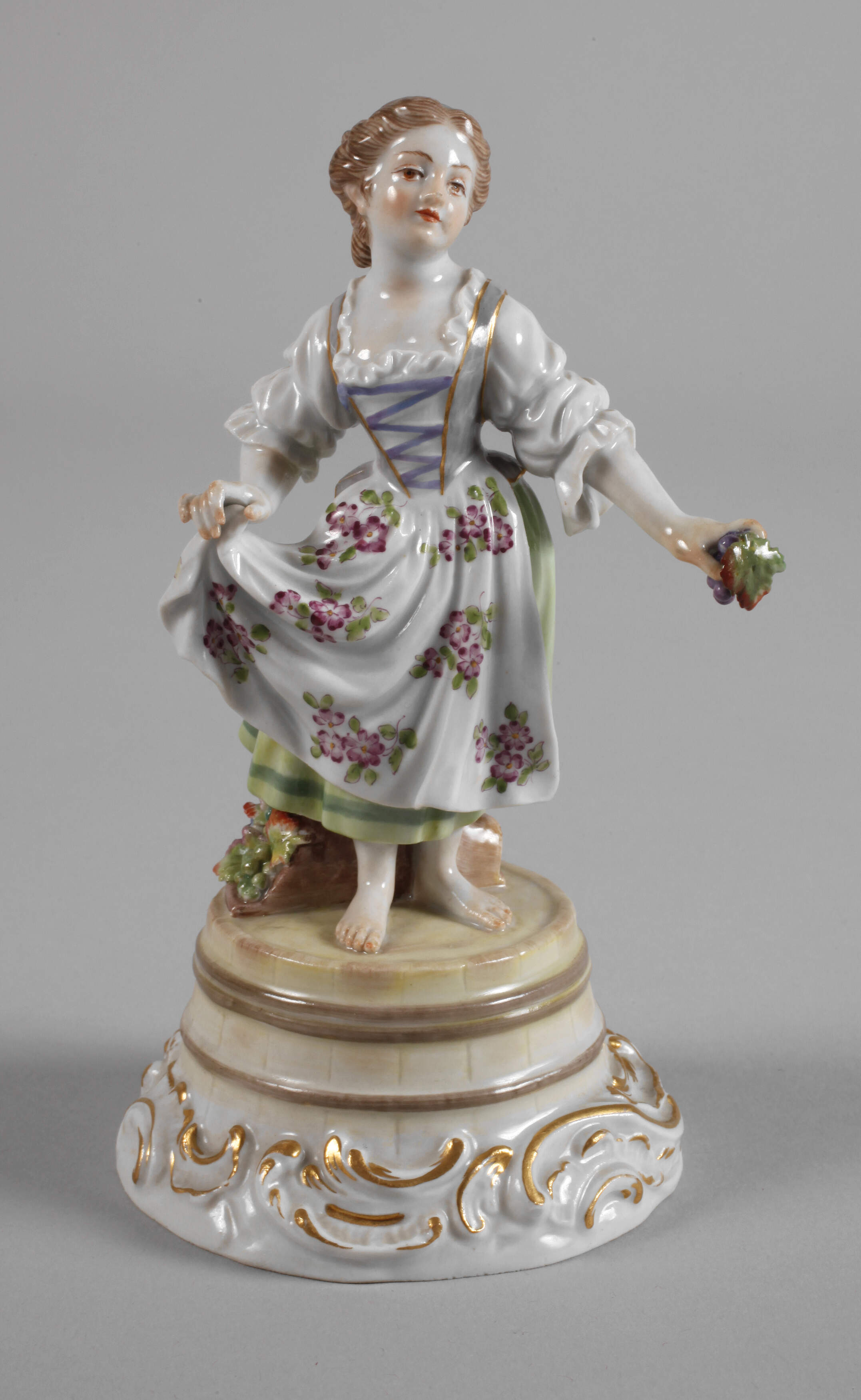 Meissen "Winzermädchen auf Fass"