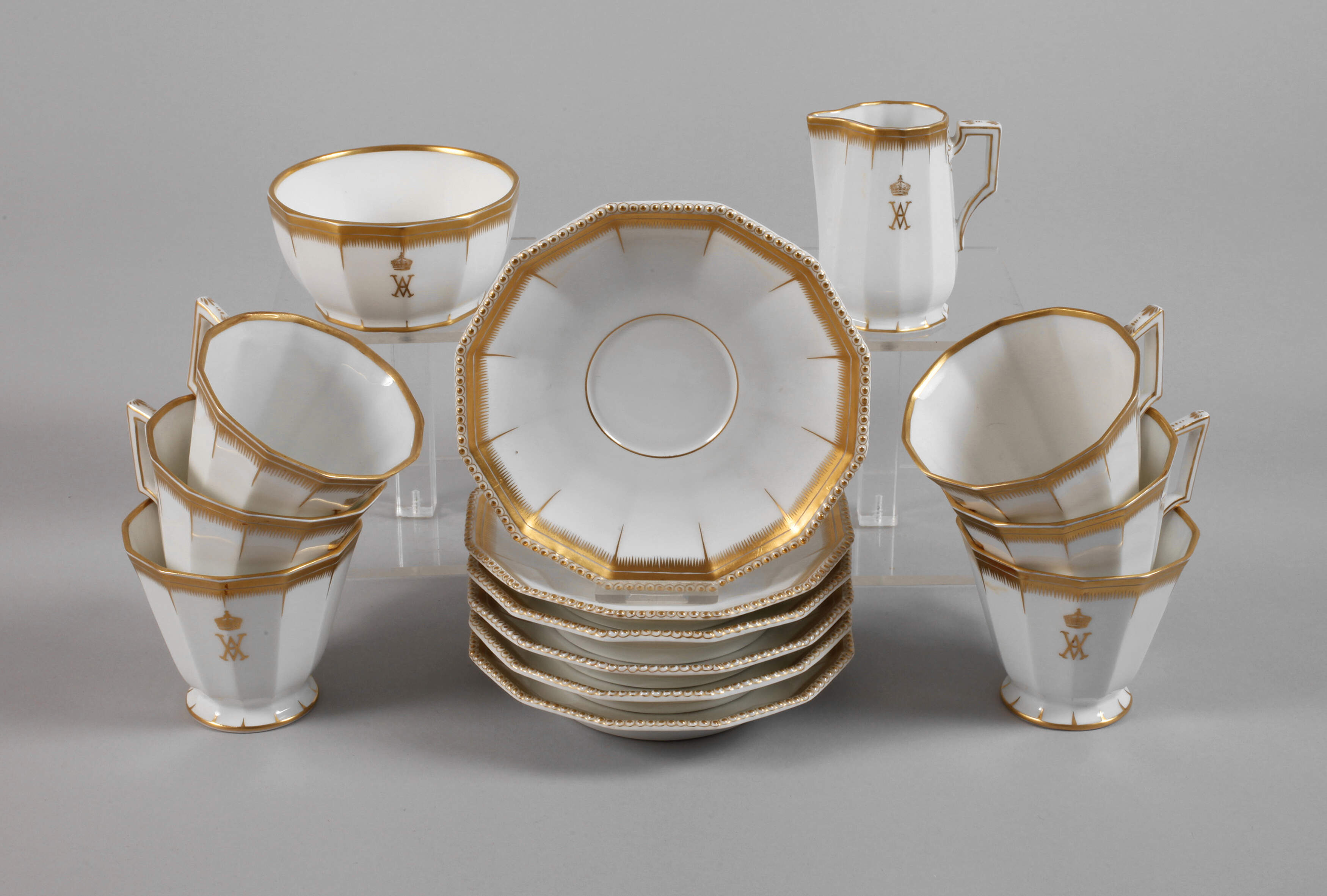 Nymphenburg Kaffee-Restservice mit Wappen