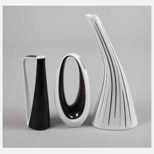 Rosenthal drei Enghalsvasen