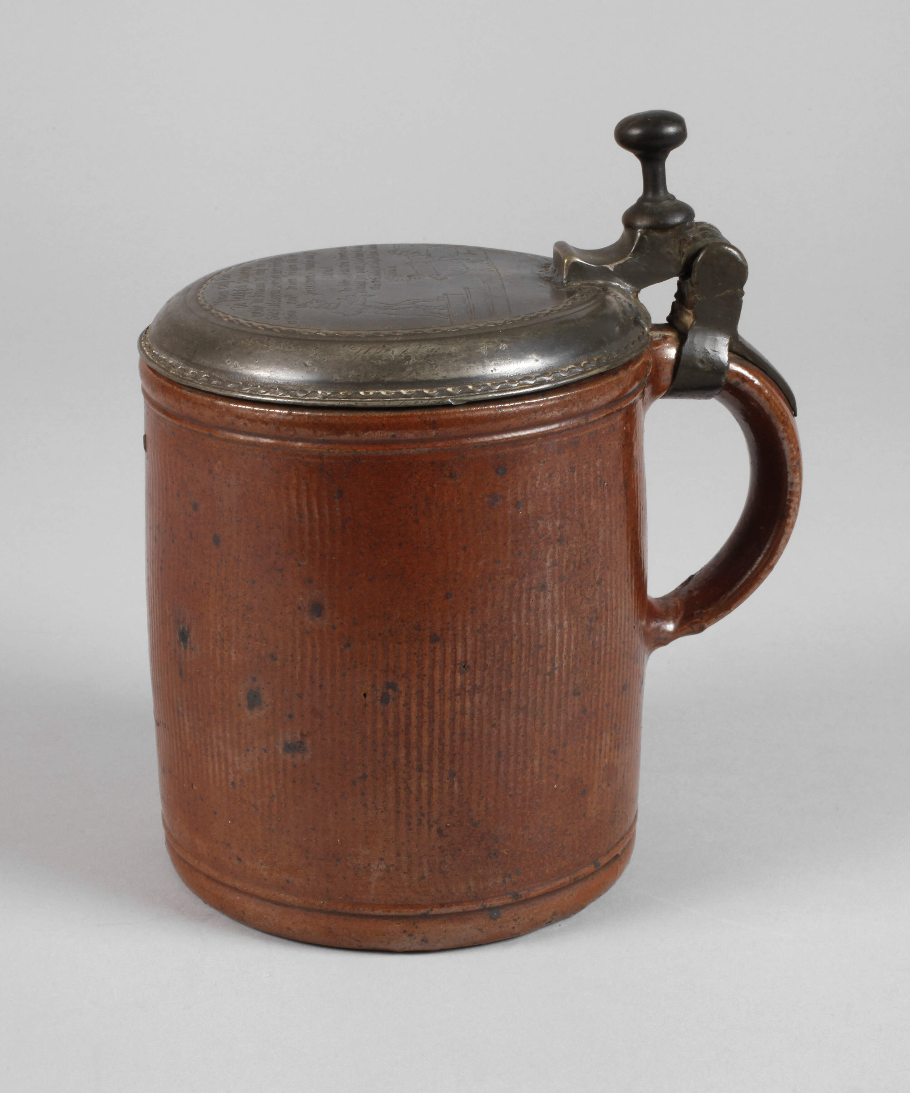 Barocker Walzenkrug mit Sinnspruch