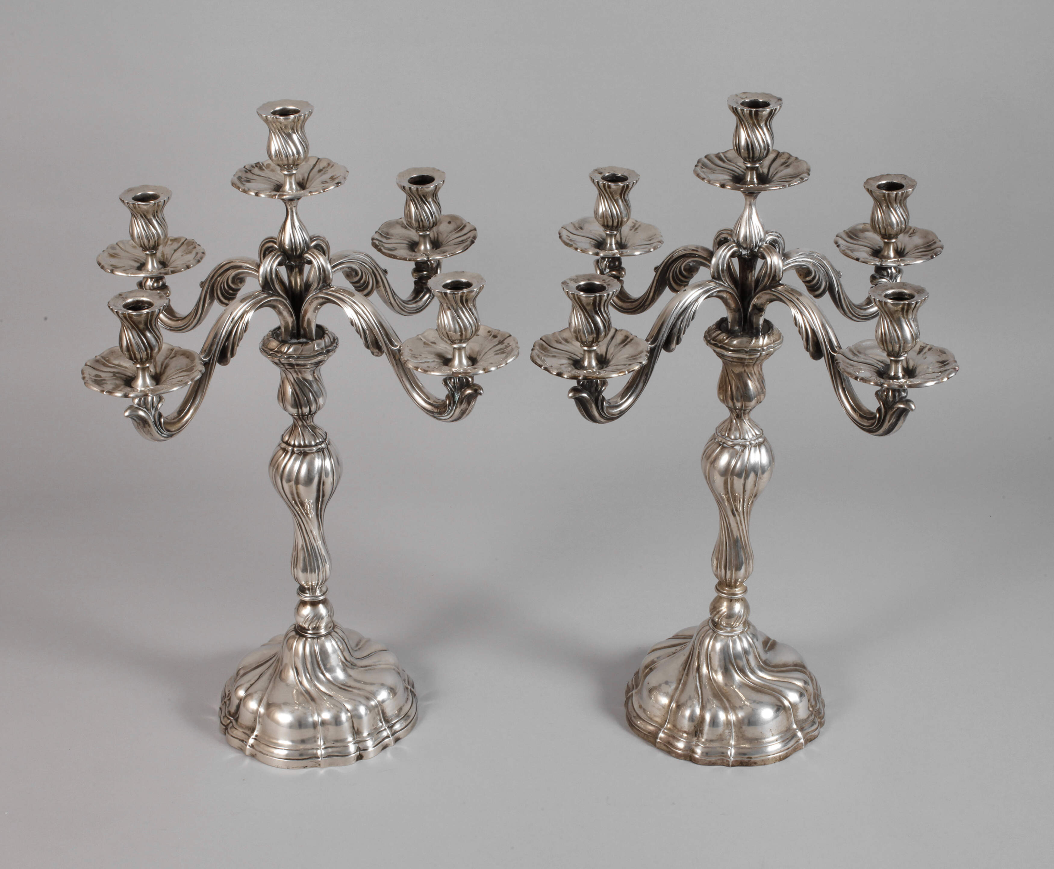 Paar übergroße Kandelaber Silber