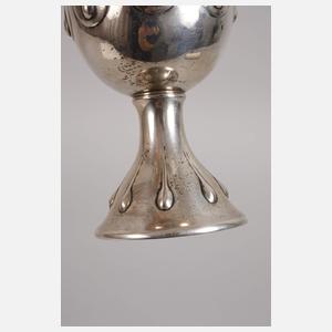 Silberpokal mit Tropfendekor
