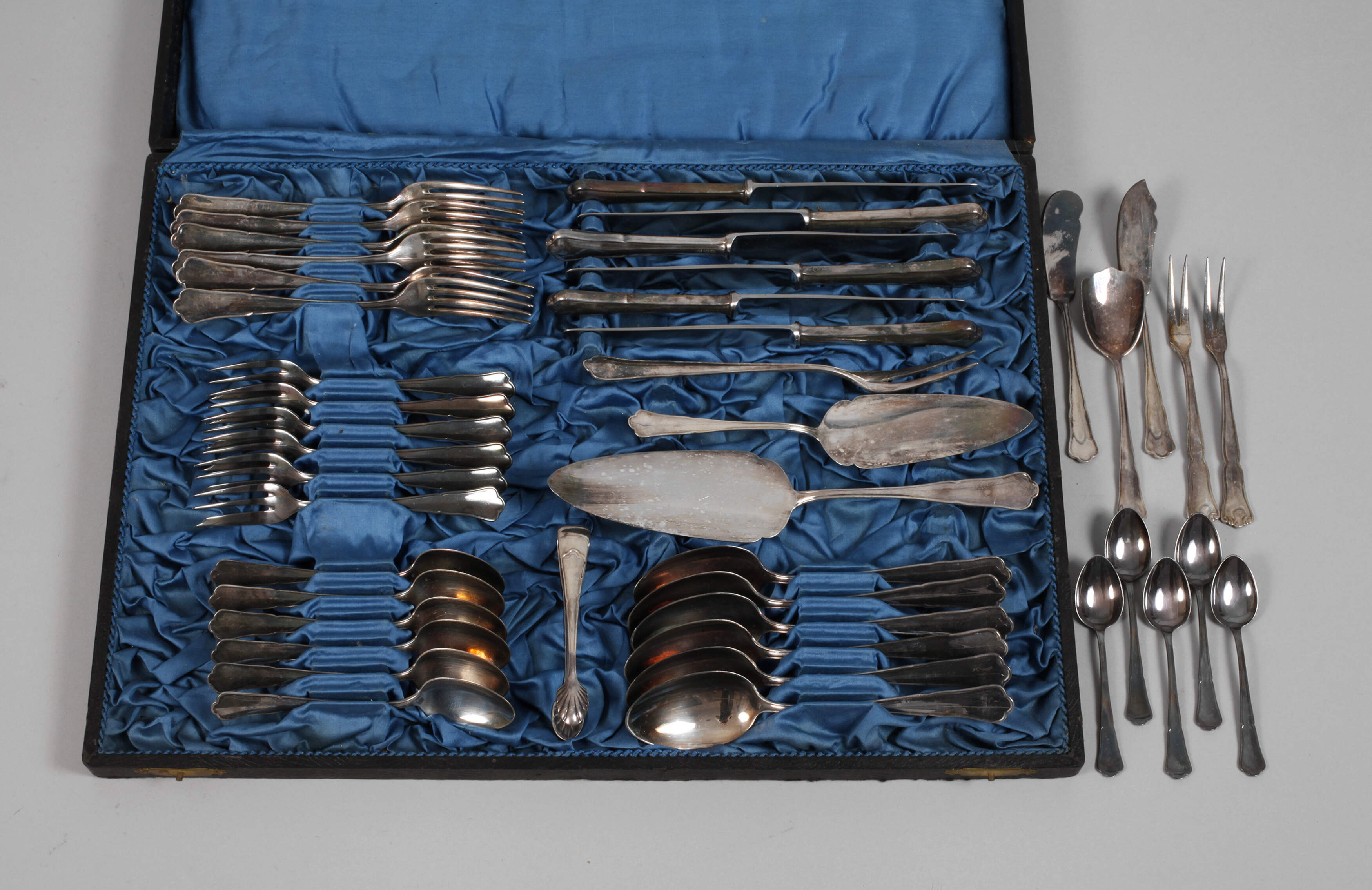 Silberbesteck im Etui