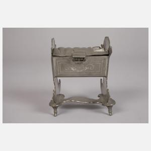 Figürliche Nadelbüchse Zinn