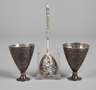 Silber zwei Niellobecher und ein Emaillelöffel