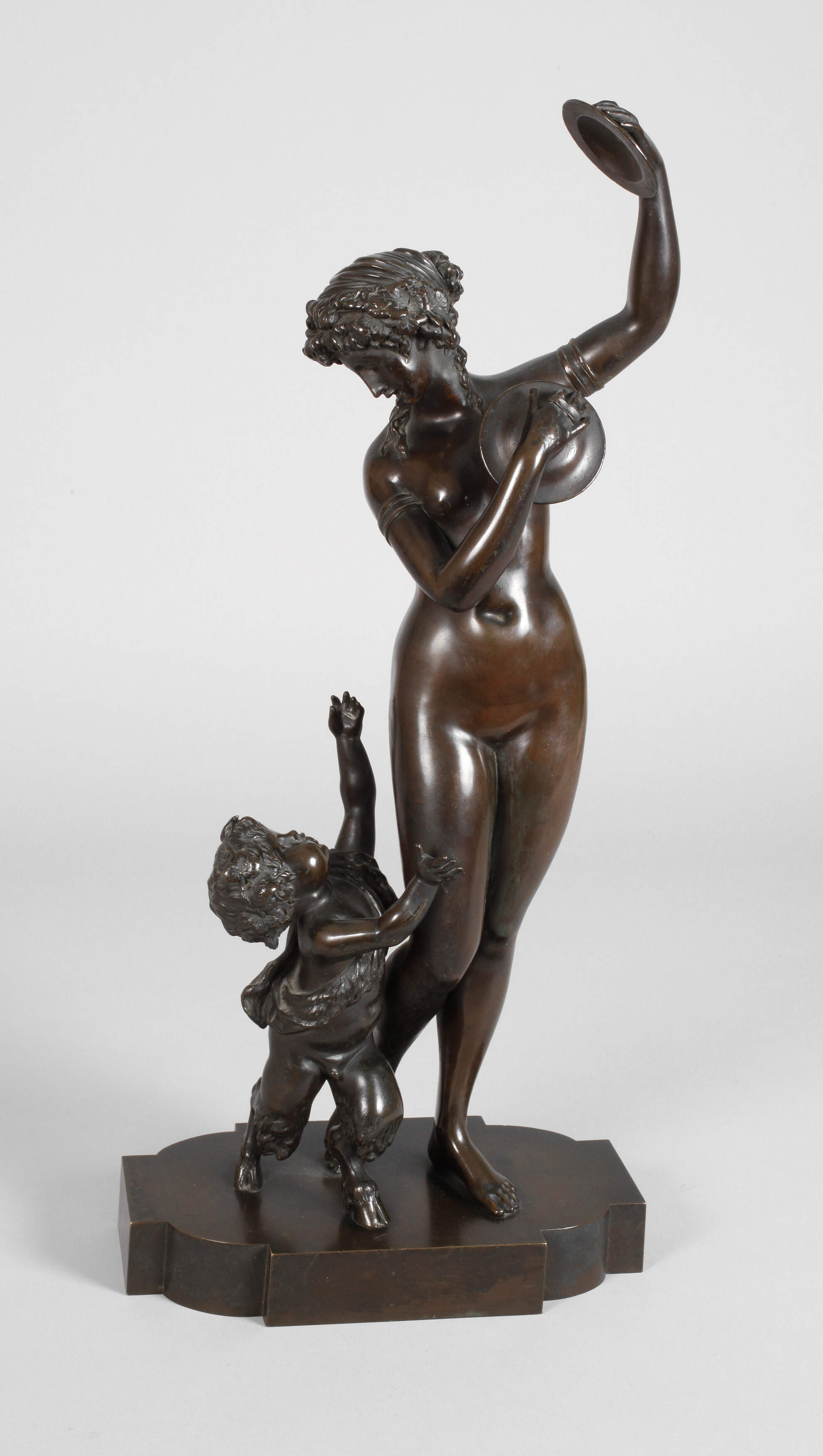 Mänade und kleiner Satyr