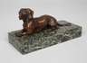 Liegender Dackel Bronze