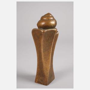 Tegge, moderne Skulptur mit Schneckenhaus