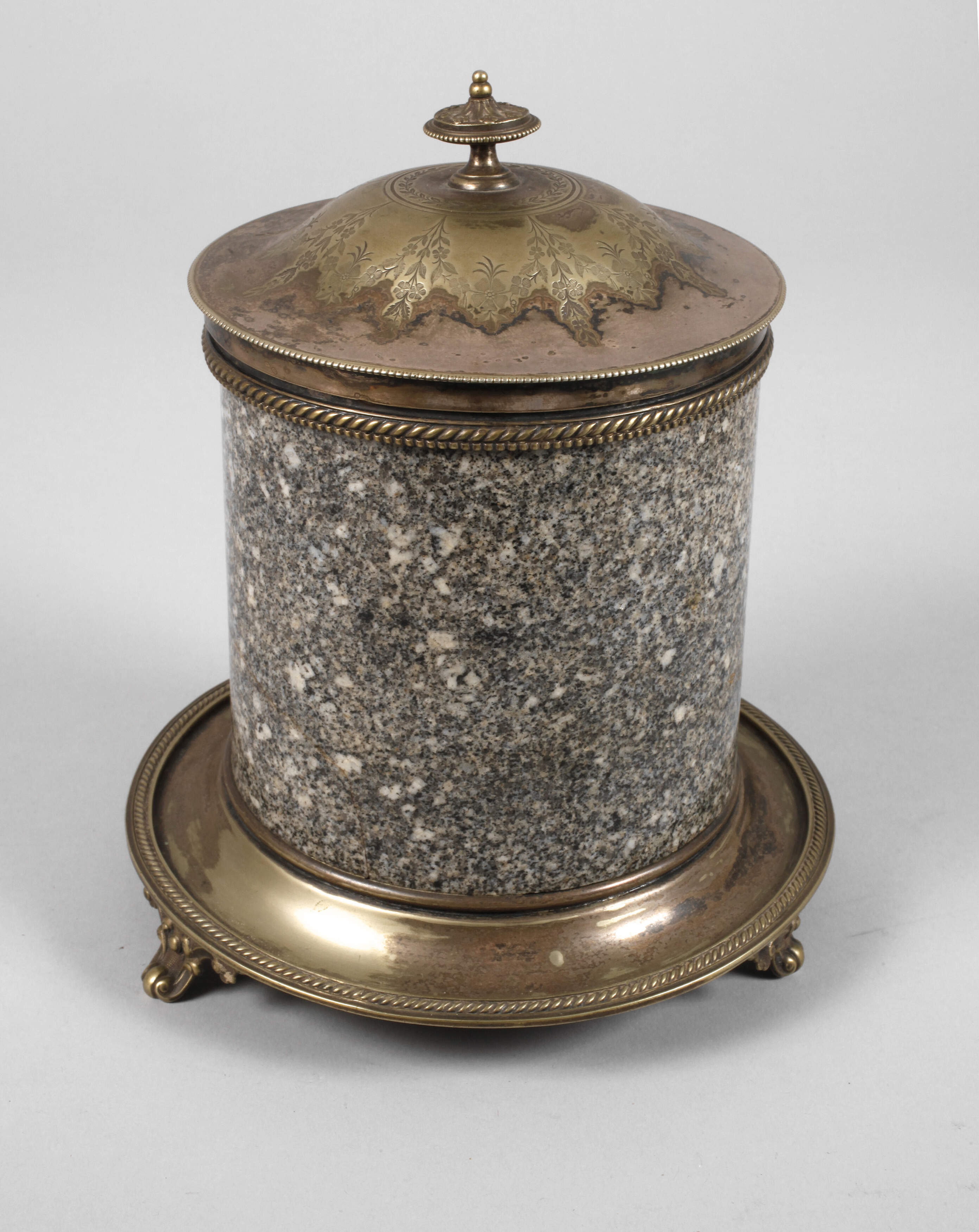 Tabaktopf mit Steinbesatz