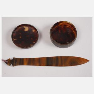 Drei Teile Schildpatt im Etui