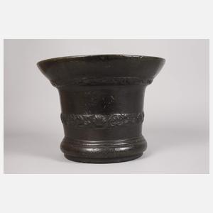 Drei historische Mörser