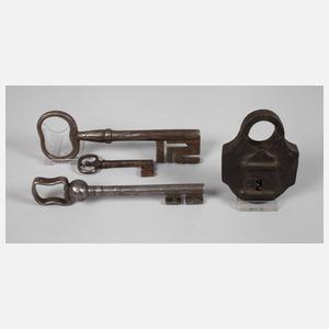 Vorhängeschloss mit drei Schlüsseln