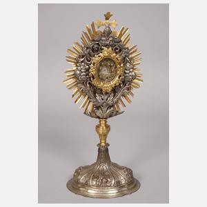 Monstranz in Tischvitrine