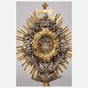 Monstranz in Tischvitrine