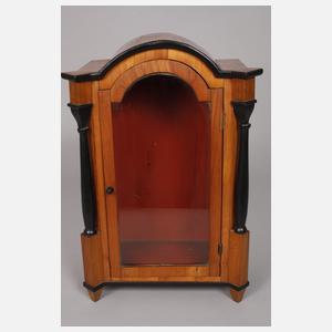 Monstranz in Tischvitrine