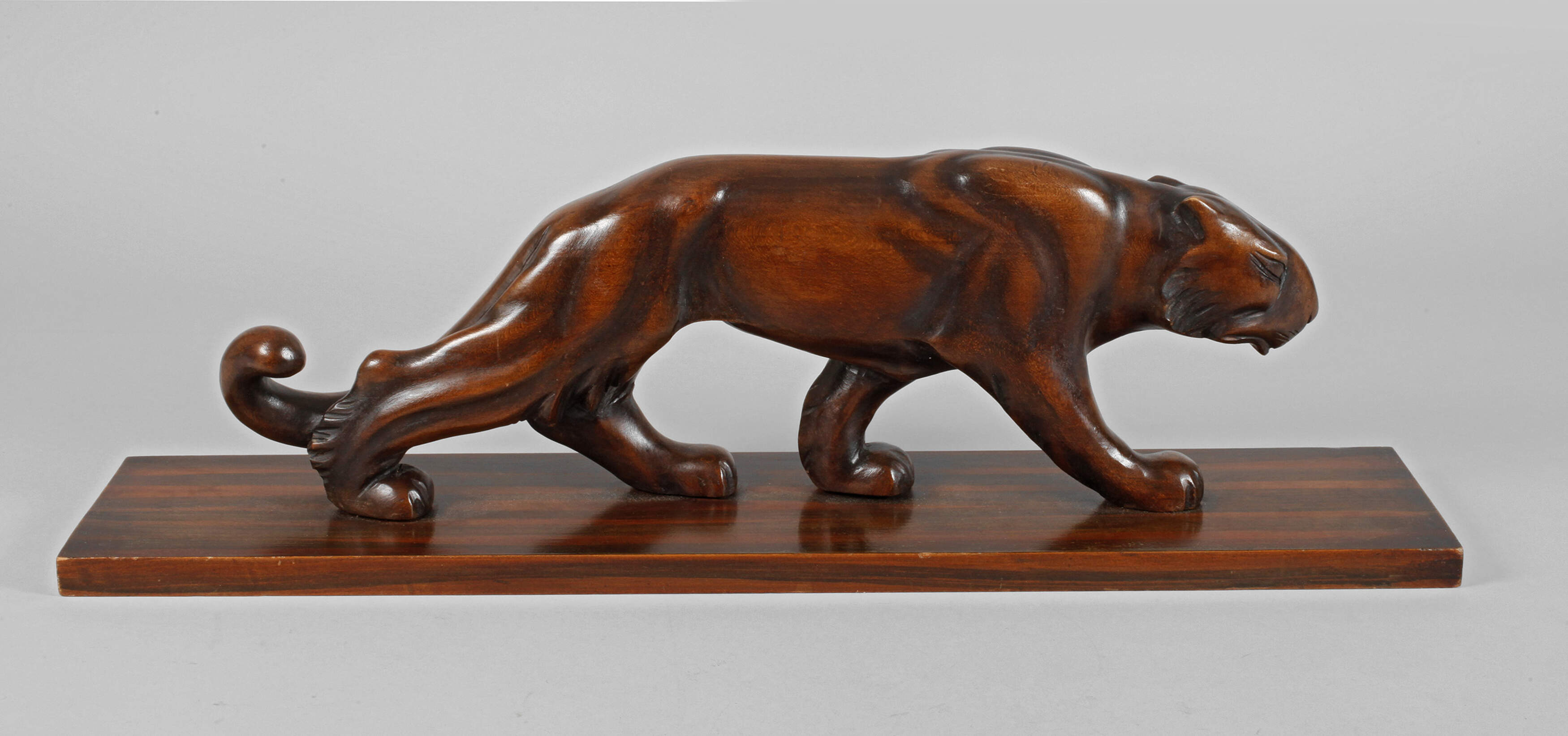 Geschnitzte Tierplastik