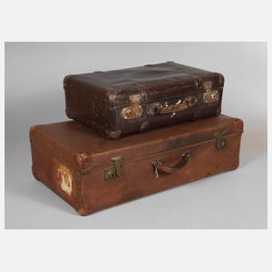 Zwei historische Koffer