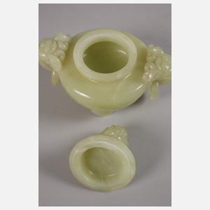 Deckelgefäß Jade