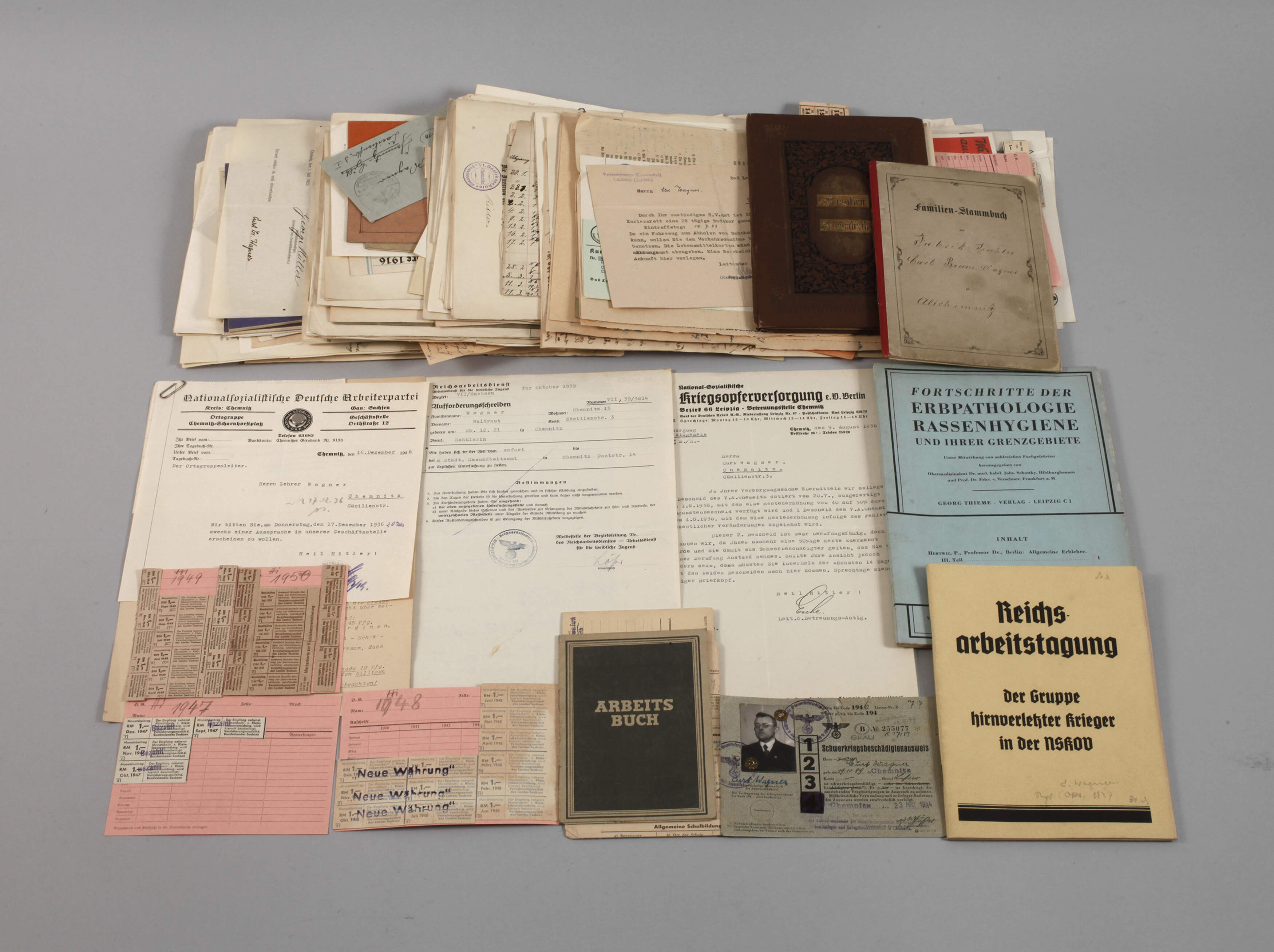 Großer Papiernachlass